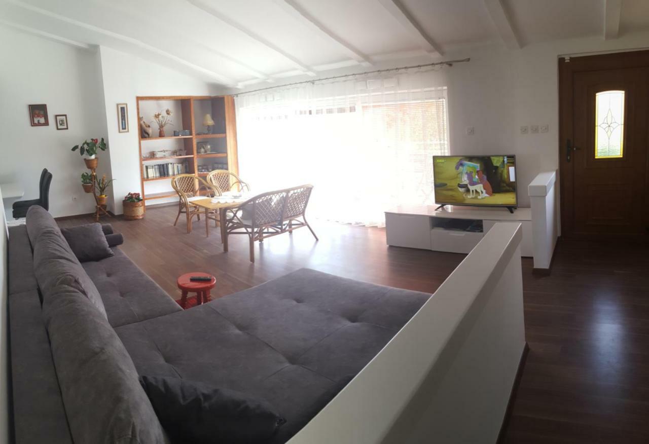 Haus Mirela Apartment Liznjan Ngoại thất bức ảnh